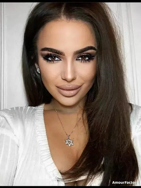 Elena Profile image 1