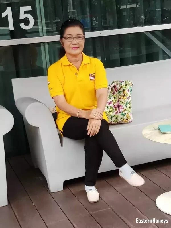 Thawanrat, 63