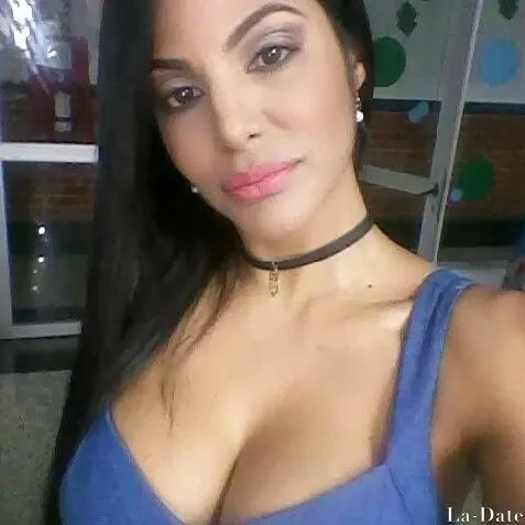 Emily, 37