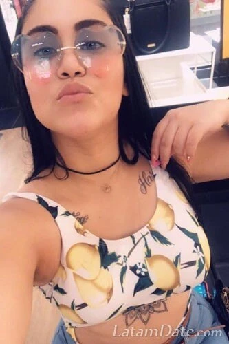 Marcela, 26