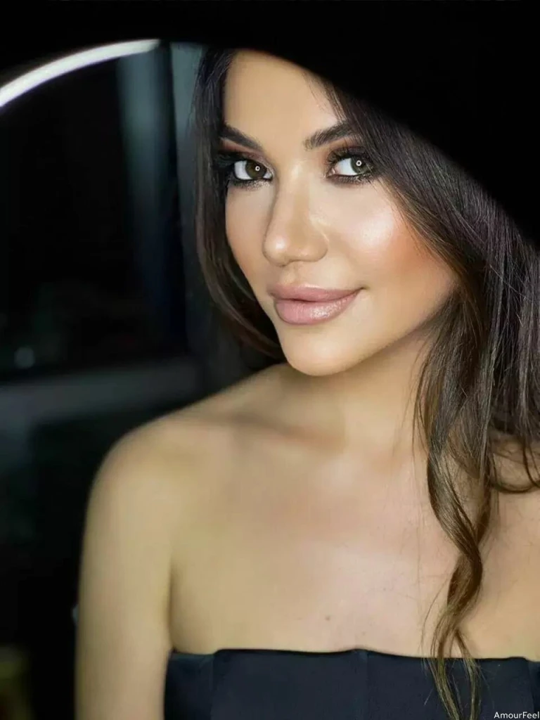 Tetiana, 35