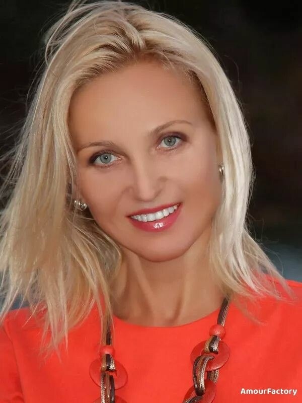 Eugenia, 32