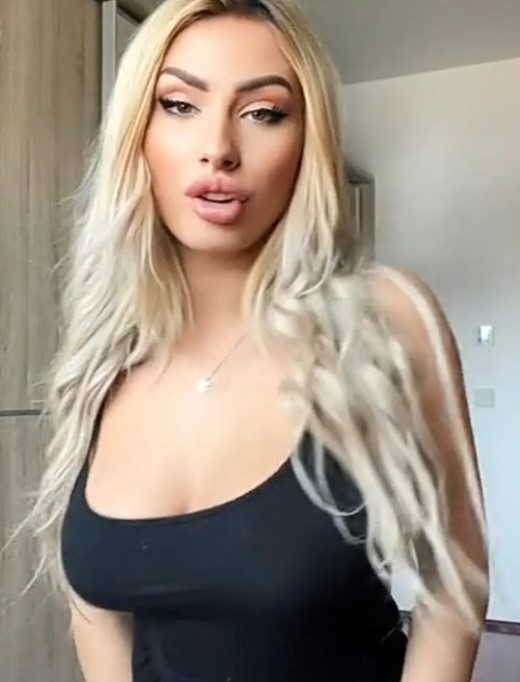 Milana, 25