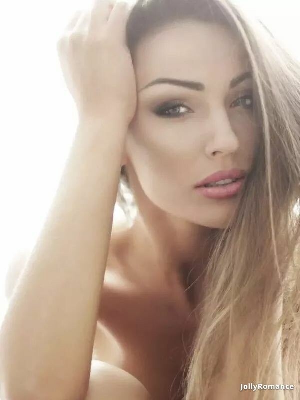 Karolina, 30