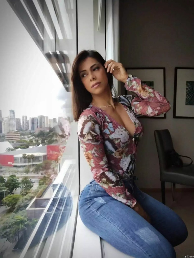 Andressa Profile image 1